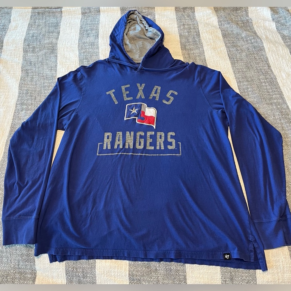 Texas Rangers Long Sleeve Lightweight Hoodie 
Men’s size XL 100% Cotton